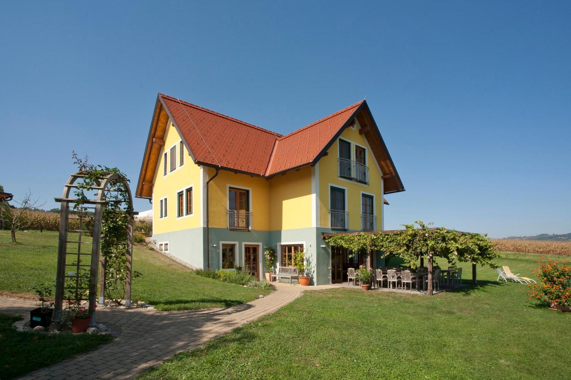 Weingut Winzerhof Gaestezimmer Grebenz Großklein Exterior foto